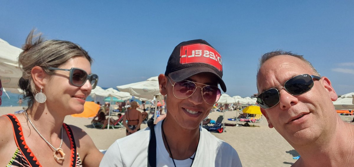 Samuelcho's tweet photo. @Cristiano we met a guy on the beach today and we said he looked like you... he said Ronaldo looks like me!! https://t.co/ixgl77B5y6
