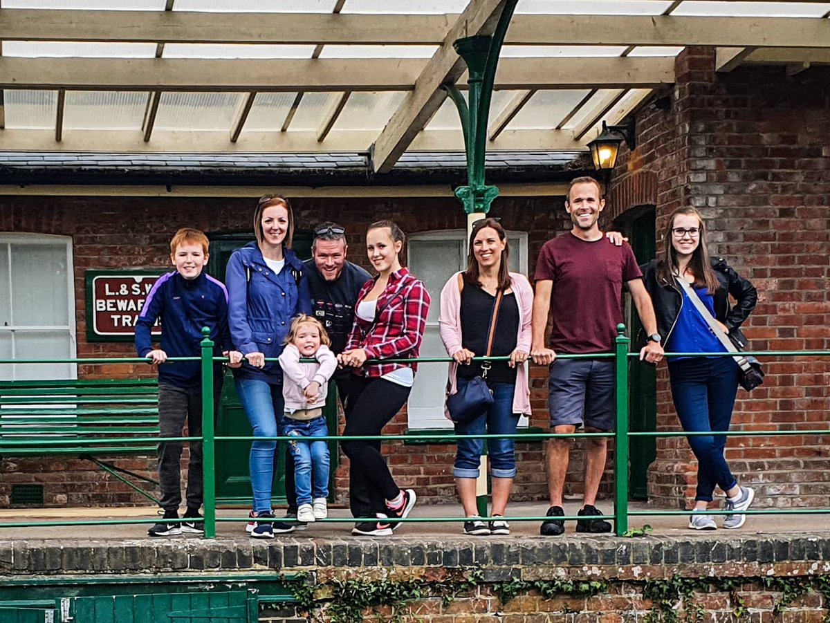 SimonWardPhoto's tweet photo. Afternoon trip to the Maize Maze and sunflower picking. 

A pint in The Horse &amp; Groom, Woodgreen followed by an impromptu visit to the old Breamore railway station and a 2 mile walk on the old railway line.

(The lengths it takes to get a group shot from the other platform! 👇 https://t.co/e2SsxZVzGL
