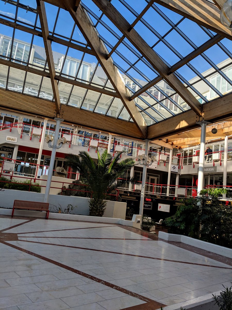 Við hættum okkur svolítið út fyrir borgina