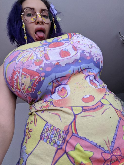 If you missed my live yesterday you have to wait 2 whole week for the next one! https://t.co/lhPJZsWZzY<a href="/tag/hot"class="tags"><span>#hot</span></a><a href="/tag/geek"class="tags"><span>#geek</span></a><a href="/tag/anime"class="tags"><span>#anime</span></a><a href="/tag/inkedgirl"class="tags"><span>#inkedgirl</span></a><a href="/tag/gamer"class="tags"><span>#gamer</span></a><a href="/tag/tattoos"class="tags"><span>#tattoos</span></a><a href="/tag/candid"class="tags"><span>#candid</span></a>