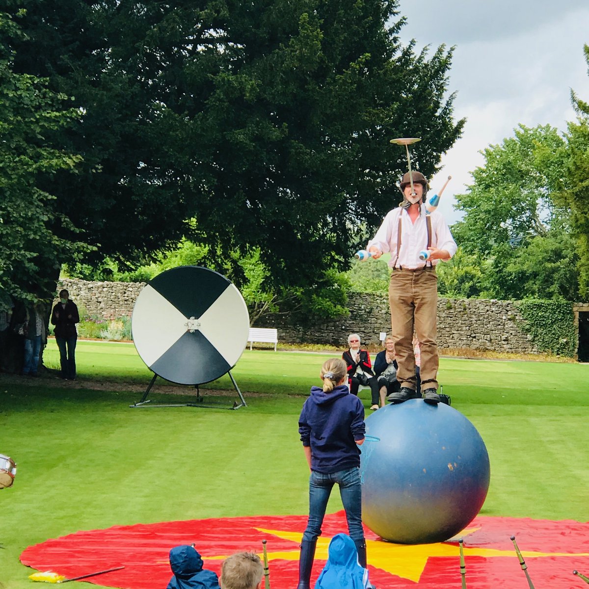 Well its been an amazing weekend, big thanks to everyone involved - so very lovely to see so many smiling faces - what an uplift! <a href="/SoundInterventn/">Dan Fox</a> <a href="/ByLakeland/">InspiredByLakeland</a> <a href="/KendalTheatre/">Kendal Theatre</a> <a href="/AstralCircusUK/">Astral Circus</a>  #ThroughTheLockingGlass #exhibition continues until next weekend