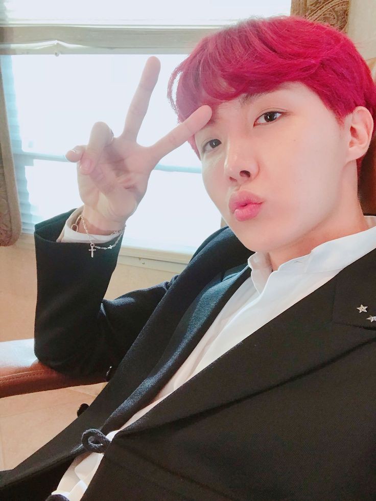 Hoseok with red hair - a thread.