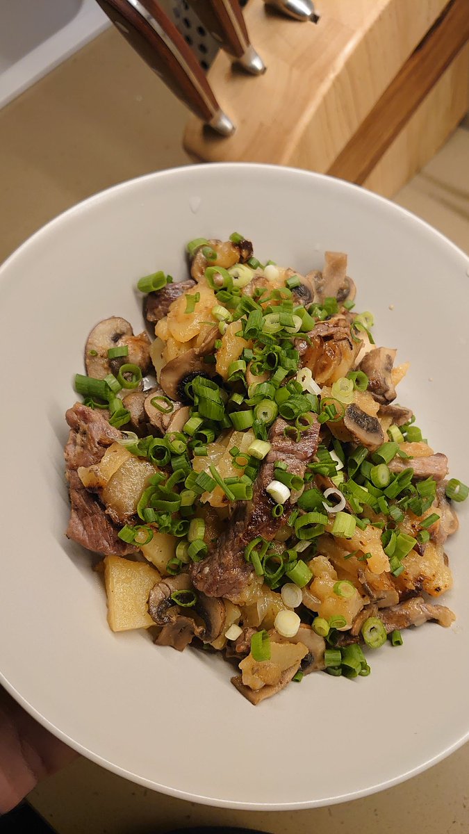 Божечки, картошечка с грибочками и телятиной получилась волшебная!