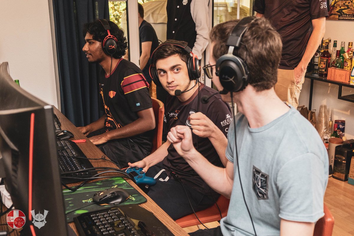n3ssyx's tweet photo. From me tryharding (AHEMthrowingAHEM) to an intense Push-Ups 1v1, here are some great pictures I appear on during @CHRLGrillday. Thanks once again to the organisers, @eRazed_swiss for the stream &amp; everyone I met there !

Big thanks to @notlycrus for the 📸 https://t.co/JpgdJotyTj