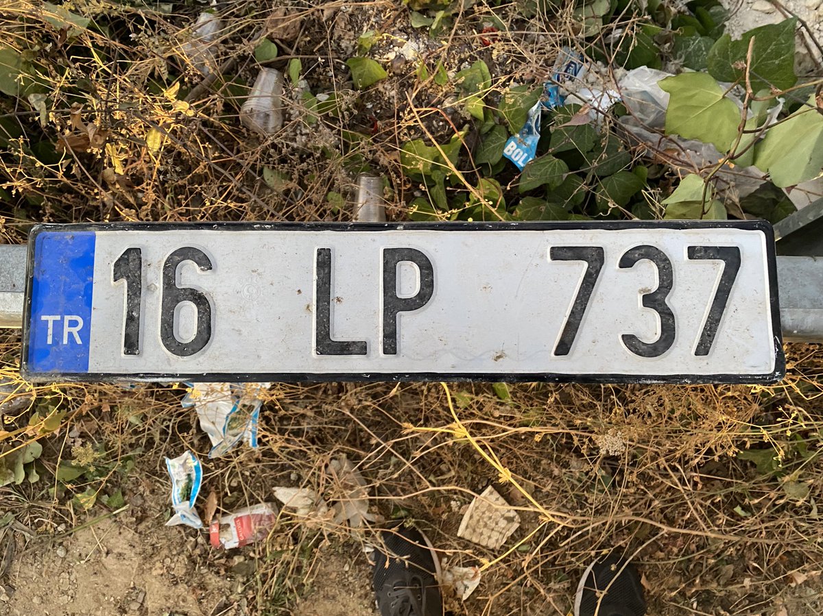 Plaka #16LP737 #plakasi Kartepe yolunda bulunmustur. Ilgili plaka ayni yerinde duruyor. Sahibine duyurulur. 
#plakabulundu #plakavar #plaka #plakamnerede #plakamibulanvarmi #kartepe #trafik #yol #bursa