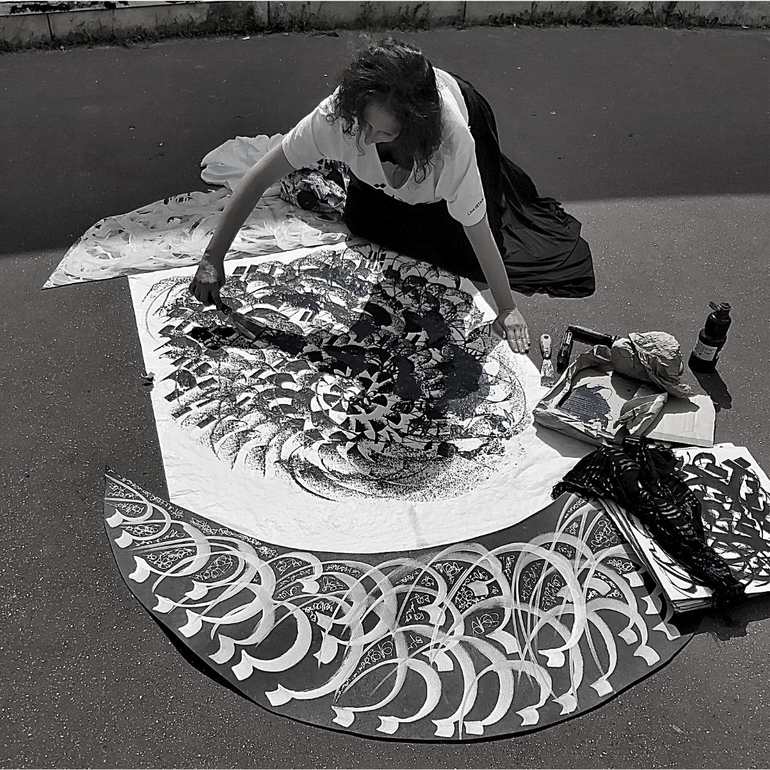 Hier au parc de Choisy, et demain au Parc Kellermann, Paris 13e
SAKÎNA dans le cadre du festival Un Eté Particulier, performance danse / musique / art visuel 
Photo: Viviane Vagh 
✨✨✨😍✨
#contemporaryart
#creativity
#womenartists
#dancinginside
#artistsbuilders