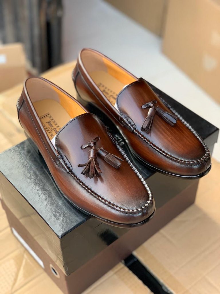 GhBaseman's tweet image. Price 350gh🔥🔥🔥size 39 to 46📌
Kindly WhatsApp or call #0574009333 to purchase now 📌
📌delivery is available worldwide
