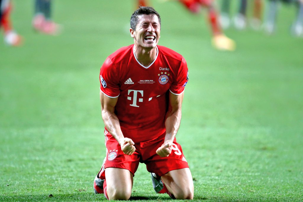 Rayan_Atletii's tweet photo. Merecidísima Champions para el Bayern de Munich, gestión histórica de Hansi Flik.
Lewandowski consigue la ansiada Champions.
Mis niños Thomas Müller y Joshua Kimmich desatados del 1° a la final.
Neuer inmortalizado en la historia del Bayern.
HISTÓRICO BAYERN MUNICH!! https://t.co/7inW9nUNqi