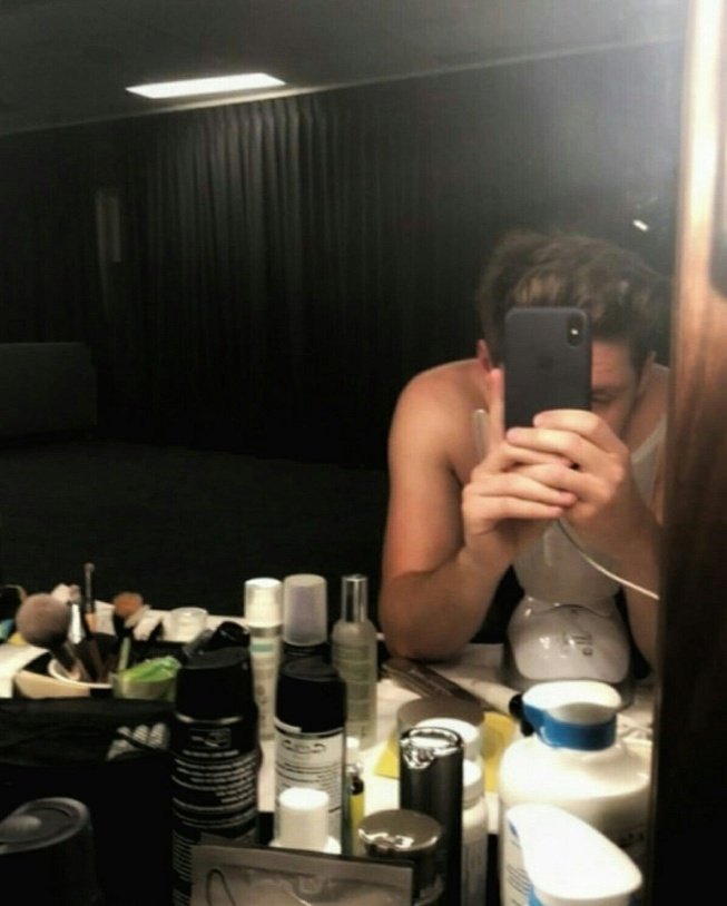 — mirror selfie
