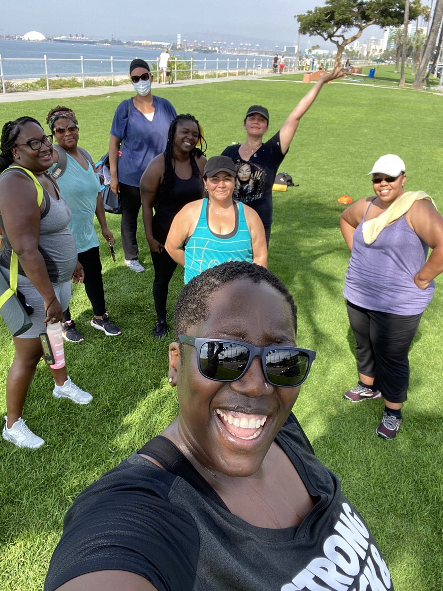 curvy_fitness's tweet image. Sunday workout at the beach! These ladies out in the work today! So proud of them for continuing to stay focused on their health journey! 

#fitness #FitnessMotivation #SocialDistanceWorkout