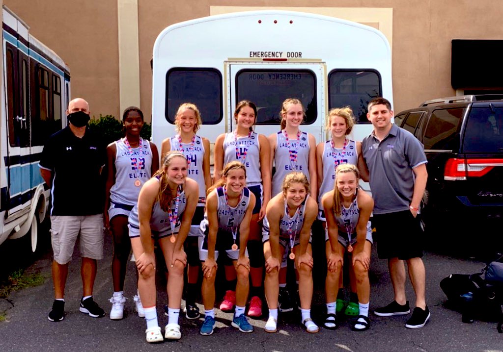 2-0 Day for our 16’s❕
3-0 for the weekend❕
🟣@attack_elite ⚪️
Game 1:
Zahra Douglas 10p 3s
Sydnie Demiter 9p 2a
Anna Phibbs &amp; Abriel Thrash with 8r a piece
Championship:
Abriel Thrash 22p
Reagan Iovino 12p

#BeElite
#FOPBasketball