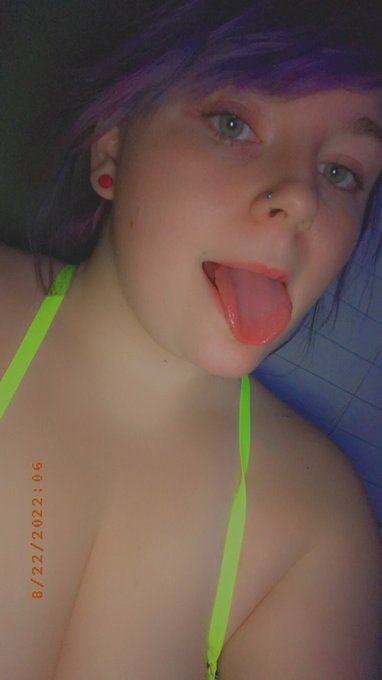 Bored... who&rsquo;s gonna spoil me 😈😈 I better see some tributes/new subscribers soon! https://t.co/JjUII2ebkq<a href="/tag/camgirl"class="tags"><span>#camgirl</span></a><a href="/tag/onlyfansnewbie"class="tags"><span>#onlyfansnewbie</span></a><a href="/tag/sellingcontent"class="tags"><span>#sellingcontent</span></a><a href="/tag/fin"class="tags"><span>#fin</span></a>