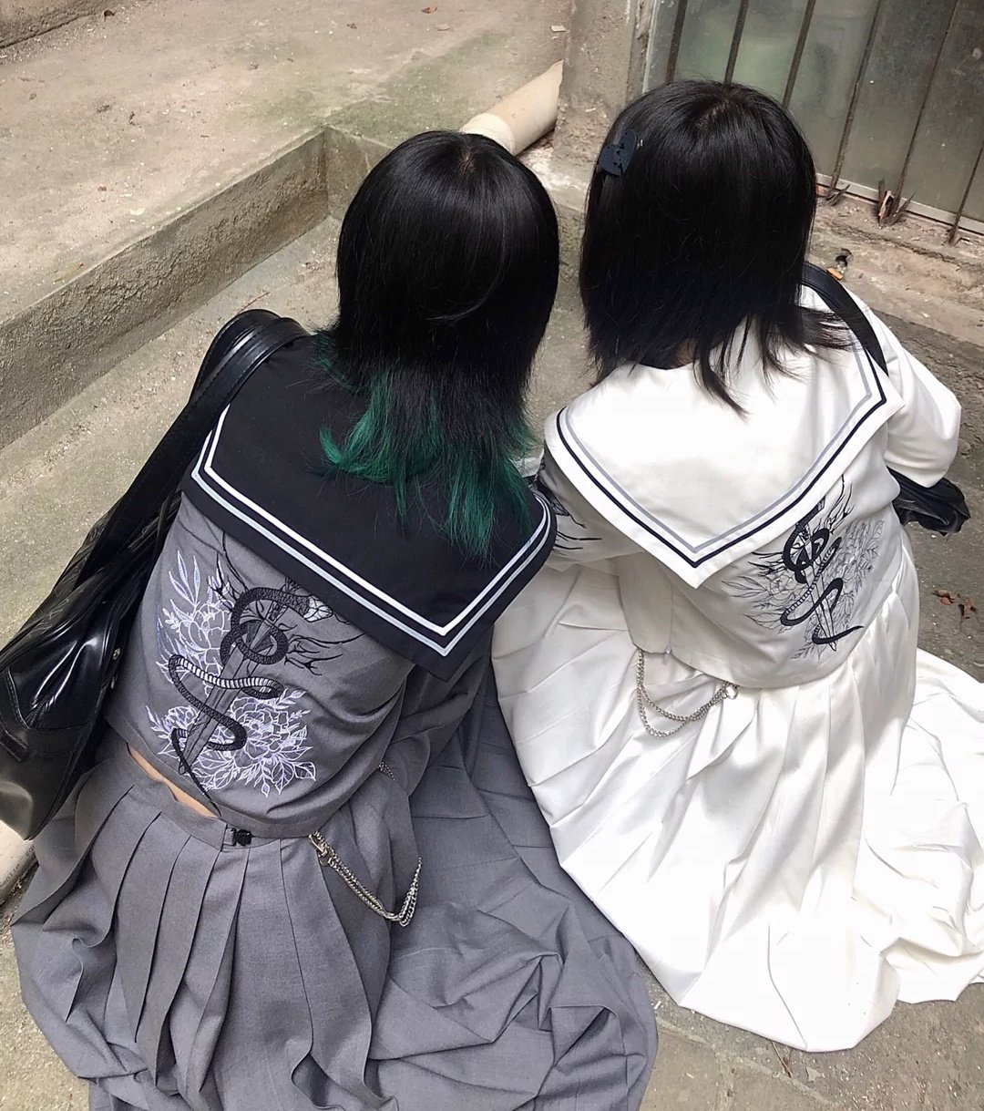 中国の若い子の間で流行っている ロングセーラー服を着た中国の女子たち 話題の画像プラス 中国の若い子の間で流行っている ロングセーラー服を着た中国の女子たち 話題の画像プラス