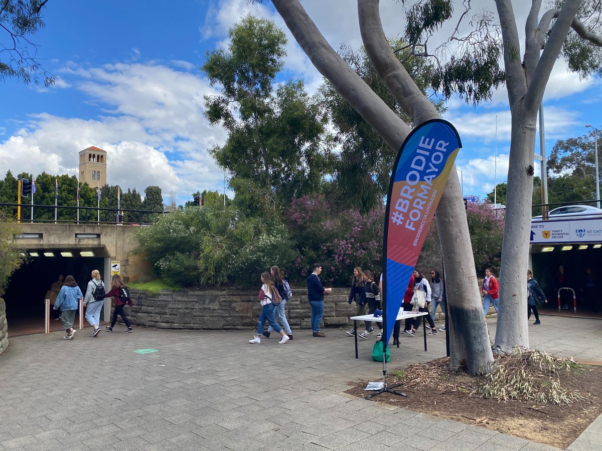 brodiemcculloch's tweet photo. Great to meet @uwanews students from @StCatherinesUWA, St George's College and St Thomas More College. The students shared their thoughts on how positioning Perth for the future of work will directly impact students graduating in 2020 and 2021. 
#LetsLeadChange #BrodieForMayor https://t.co/qdbJrCvDyI
