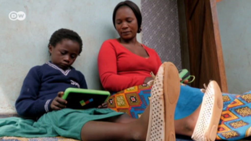 Unlocking Talent through e-learning in Malawi. 

Hear how VSO Malawi is supporting learners continue their education during lockdown through app-based learning. 

dw.com/en/malawi-e-le…