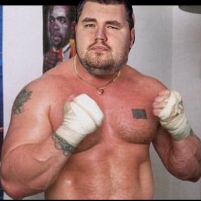 Tässä kuvassa KIPSik valmistautuu räkiksien pieksentään.