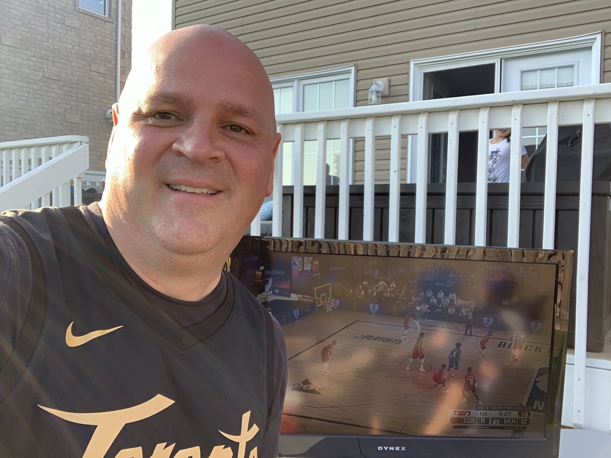 aidan_aidturner's tweet photo. Enjoying the raptors and the outdoors ⁦@TangerineHoops⁩ ⁦@Raptors⁩ ⁦@LeoRautins⁩ ⁦@Matt__Devlin⁩ #the6 #werhenorth # https://t.co/c7Fcs2lr24