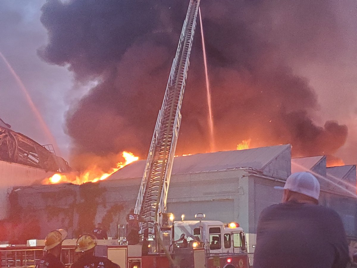 Ex1Pfd's tweet image. Today I want to say how proud I am of the men and woman of @PhillyFireDept. The challenges that were put in front of us this morning and afternoon makes me know that I am part of the best organization in the world. Job well done. @PHILASACHIEF  @PhilaOEM @ThielAdam