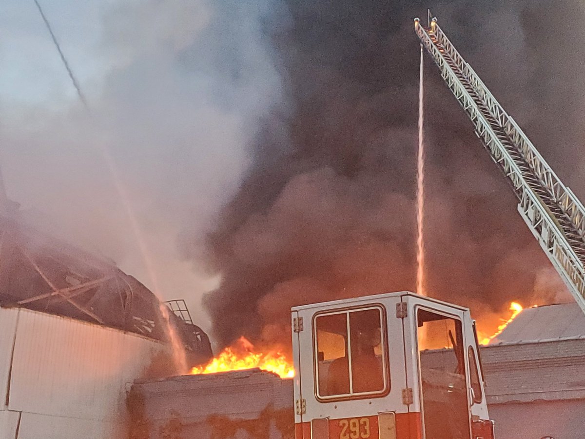 Ex1Pfd's tweet image. Today I want to say how proud I am of the men and woman of @PhillyFireDept. The challenges that were put in front of us this morning and afternoon makes me know that I am part of the best organization in the world. Job well done. @PHILASACHIEF  @PhilaOEM @ThielAdam