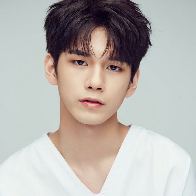 wanni55's tweet photo. 💞
#옹성우 #ONGSEONGWU #HBD #PARTY_ONG #8T25NG #팔티이_옹 #HAPPY_825_DAY https://t.co/RCLvWClXpa