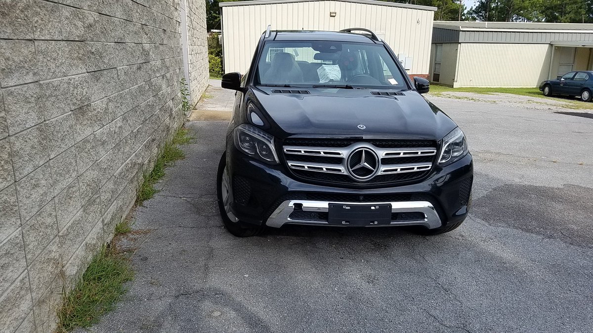 BibbCareer's tweet photo. A big thank you to @MercedesBenzUSA and Steve Colburn from #MBUSI for the donating a GLS 320 to Bibb County Career Academy Automotive Technology program. Students will gain experience training on today's technology. @westalworks @bcsboe @ACTAAlabama https://t.co/5WgBWgloQs