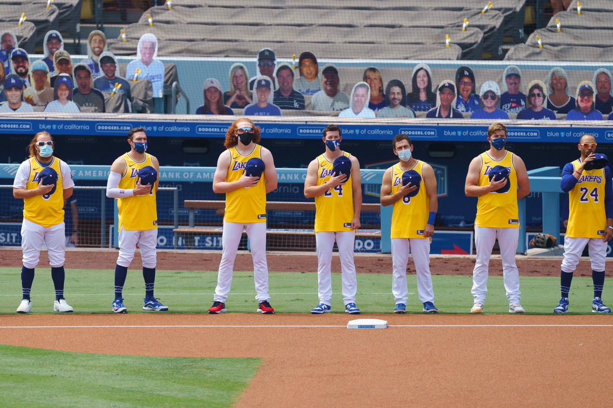 d_maydabeast's tweet image. Mamba Mentality #HBDKobe 🐍