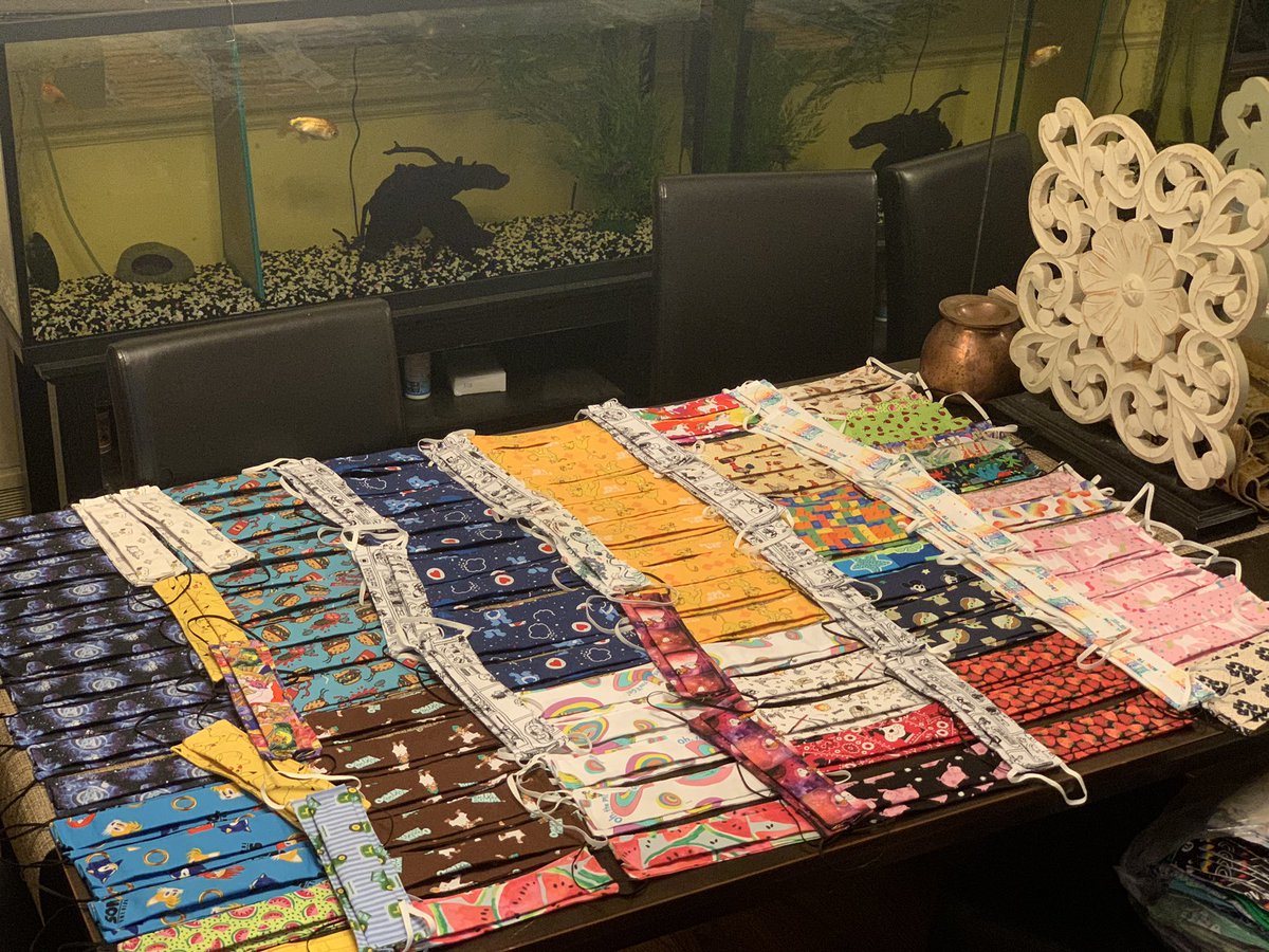 As of today, 2,605 masks out my door! Need a mask? Make your request here:
forms.gle/EKYJqe4q7HaBJD…
#covidmaskcrafter #doingMIpart #dogoodfeelgood #xahndrasews #MaskUp