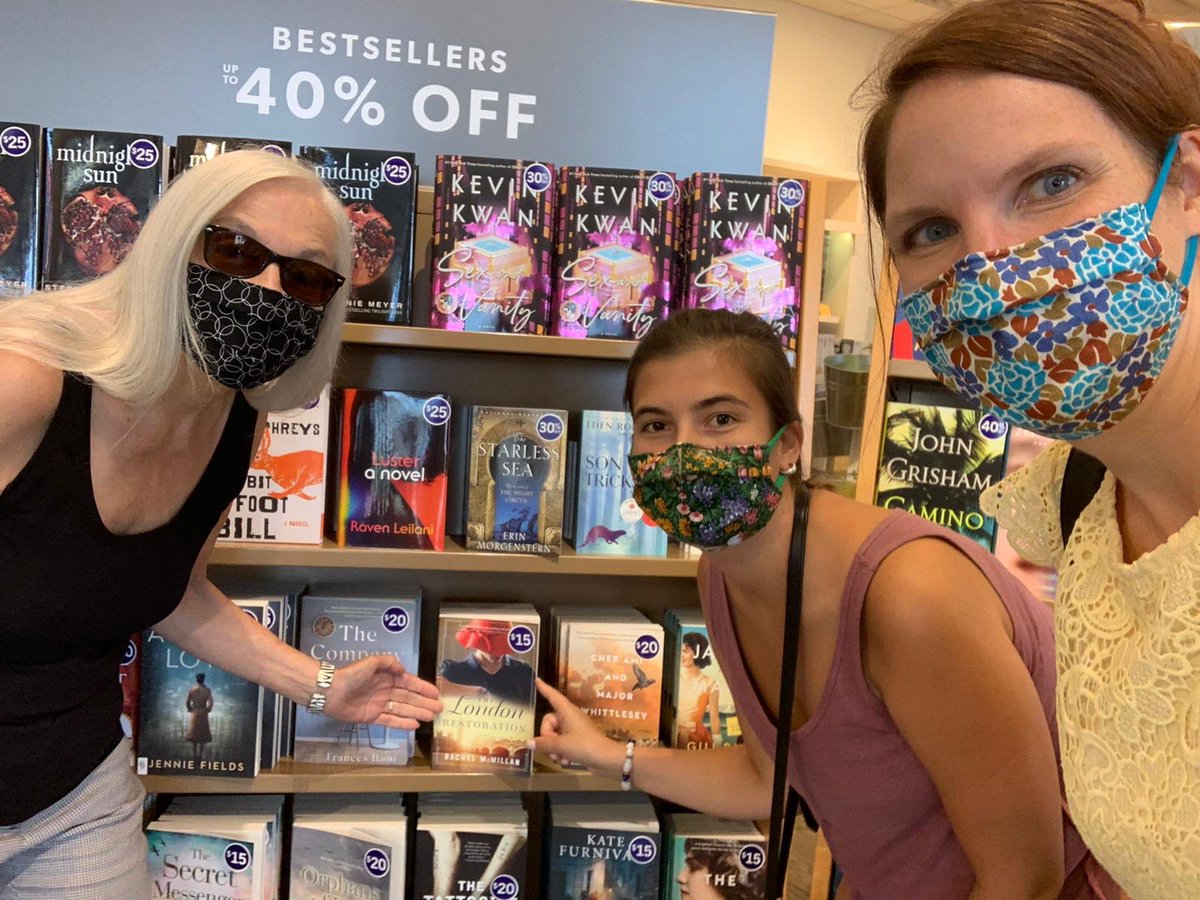 When your cousin is on the bestseller list at Indigo! Congrats <a href="/rachkmc/">rachel mcmillan 🇨🇦</a>! 👏👏👏 #TheLondonRestoration #CanLit #HistoricalFiction