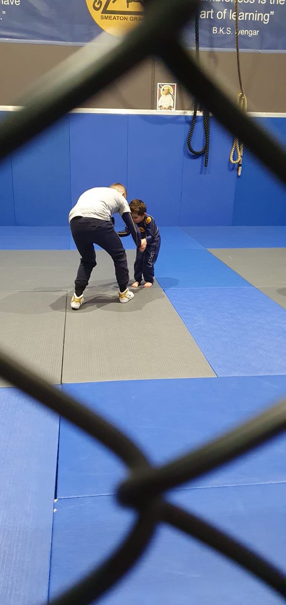 robwhittakermma's tweet photo. Jack training with the best kids coaches in Australia! @graciejiujitsusmeatongrange @jacobmalkoun @_bradfulmer #littlereaper #teamwhittaker #reapernation
https://t.co/hNWNNuorvv https://t.co/Nn7zBlqDCM