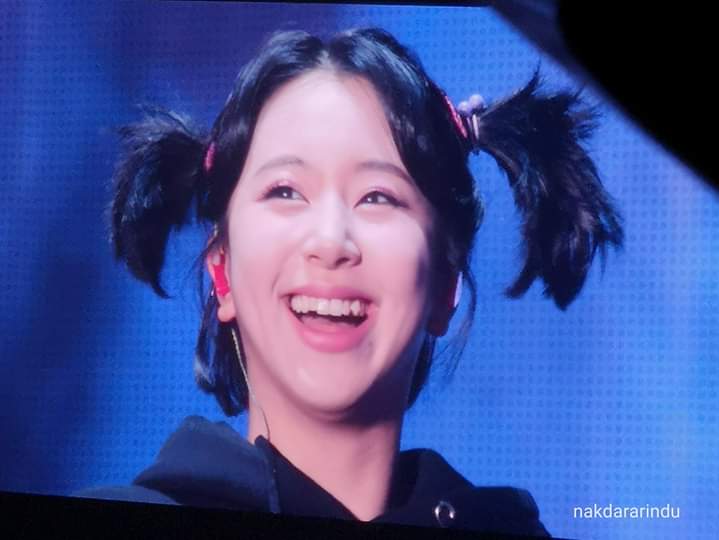 chaestapes's tweet image. Morning to this chaeyoung 🥺