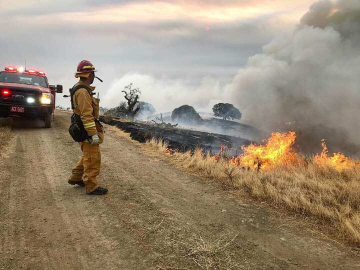 dennis_nolasco's tweet photo. Lord, we pray to you to give strength for our firefighters so that they continue to persevere in these difficult times.  🙏

#scucomplexfire #prayforus https://t.co/GRydYzMiXV