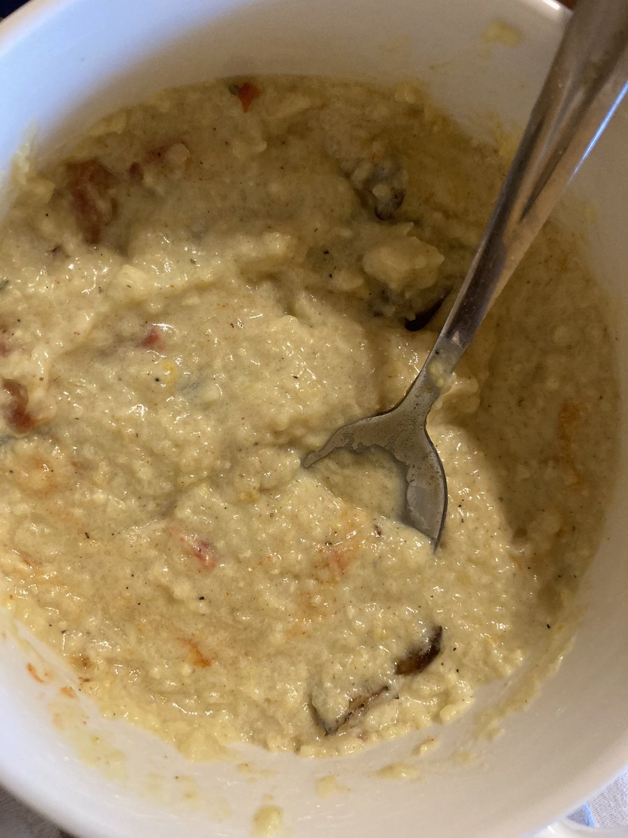 ReadKimReed's tweet photo. Dinner tonight creamy #grits and maple roasted #mushroom.   Anodes some morningstar bacon because preschooler loves that stuff.  #vegan #vegetarian #dinner #southern #blackvegan #blackvegetarian #cashewcream #morningstarfarms https://t.co/h6ShoXU75y