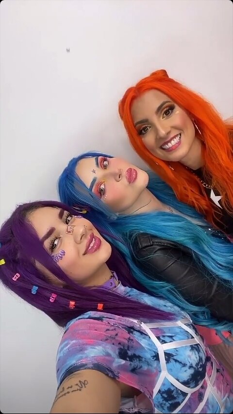 nahomi_yolita's tweet image. Me encanto muuuuchoooo el look de las #coloridas