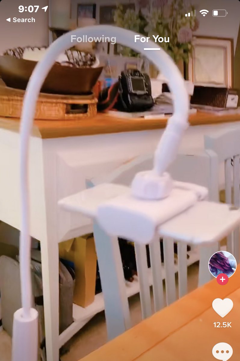 Digucator's tweet photo. Document Camera Hack for Zoom. https://t.co/DuHvGZd9wO https://t.co/fmYY76o1GV