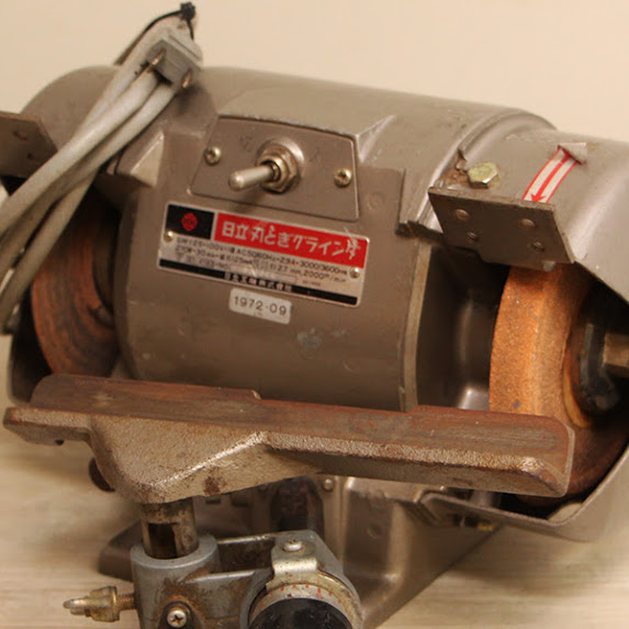 日立工機　刃とぎグラインダ　GW-125 砥石 研磨 (D4182khxY) 日立工機 刃とぎグラインダ GW-125 砥石 研磨 (D4182khxY)