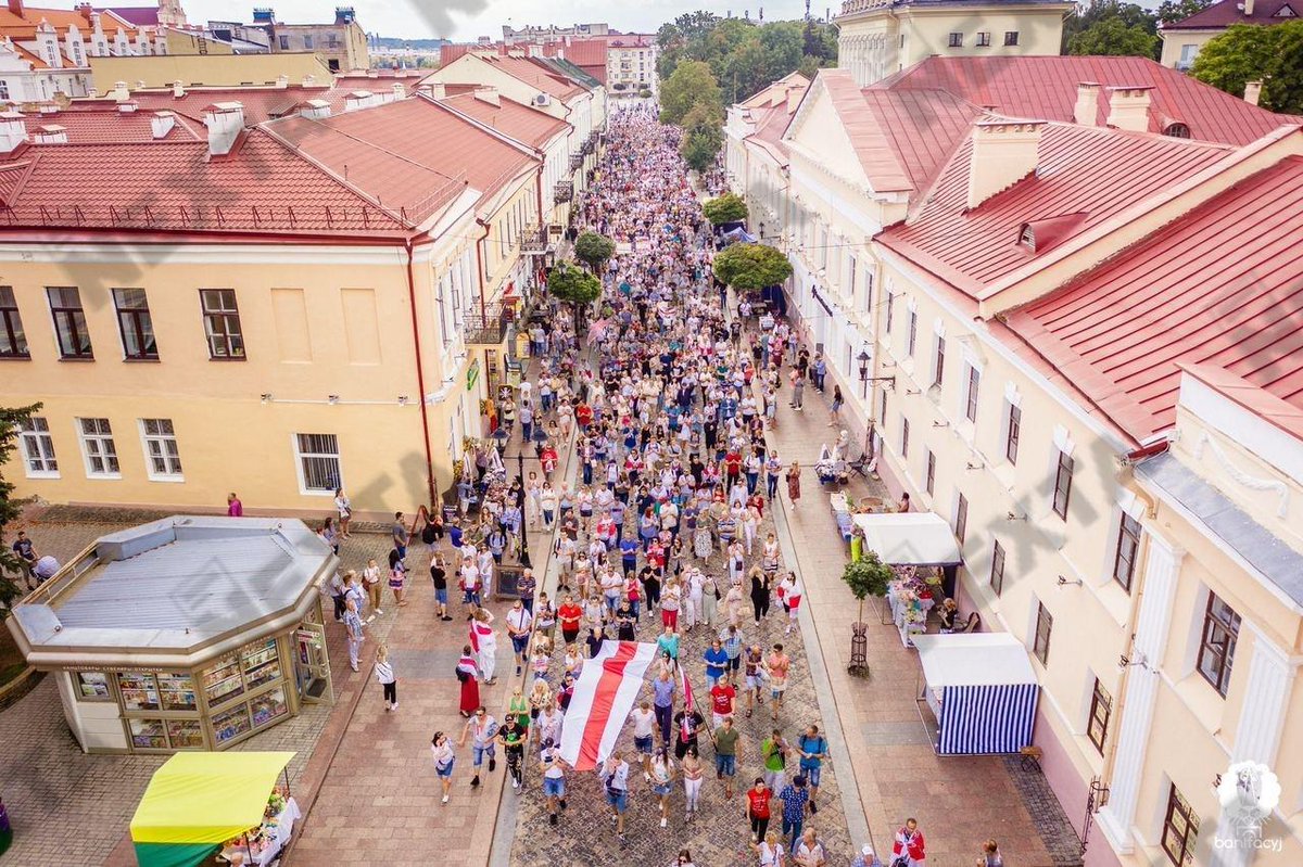 12/12That feeling was wrong.Thousands took to the streets today.It's far from being over in Grodno.