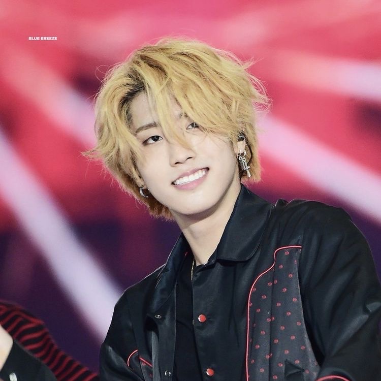 personally my FAVORITE jisung. something about the long blond hair- yes sir.