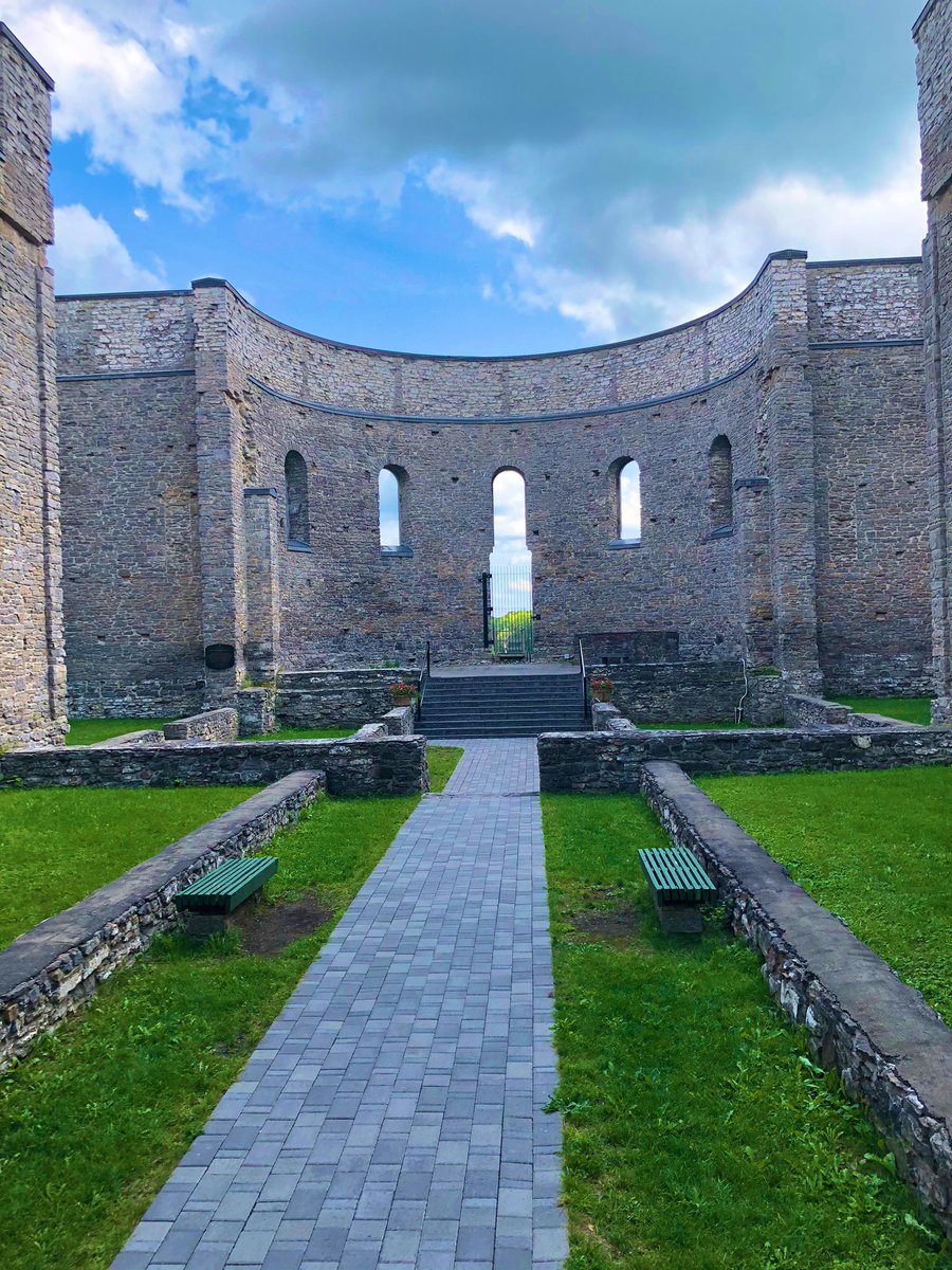 pushmans's tweet image. Ruins of St Raphaël church in Glengarry South.