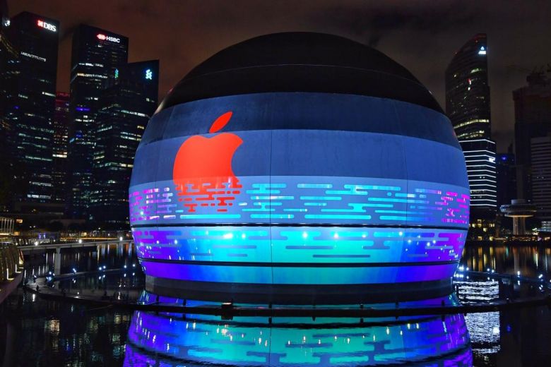Barun Chandran on X: Apple Marina Bay Sands, the first #Apple store that  sits on the water, will open soon to customers in the heart of Singapore.   / X