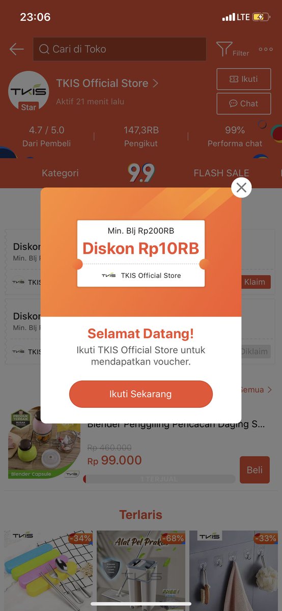 BARU INGET. Ini perlu juga nih, selain harga diskon, kita juga penting buat ngasih voucher diskon follow.Jadi orang bisa dapet voucher kalau follow toko kita.Ini lumayan banget buat ningkatin followers juga penjualan.Ngaturnya di web juga ya ga bisa di hp.
