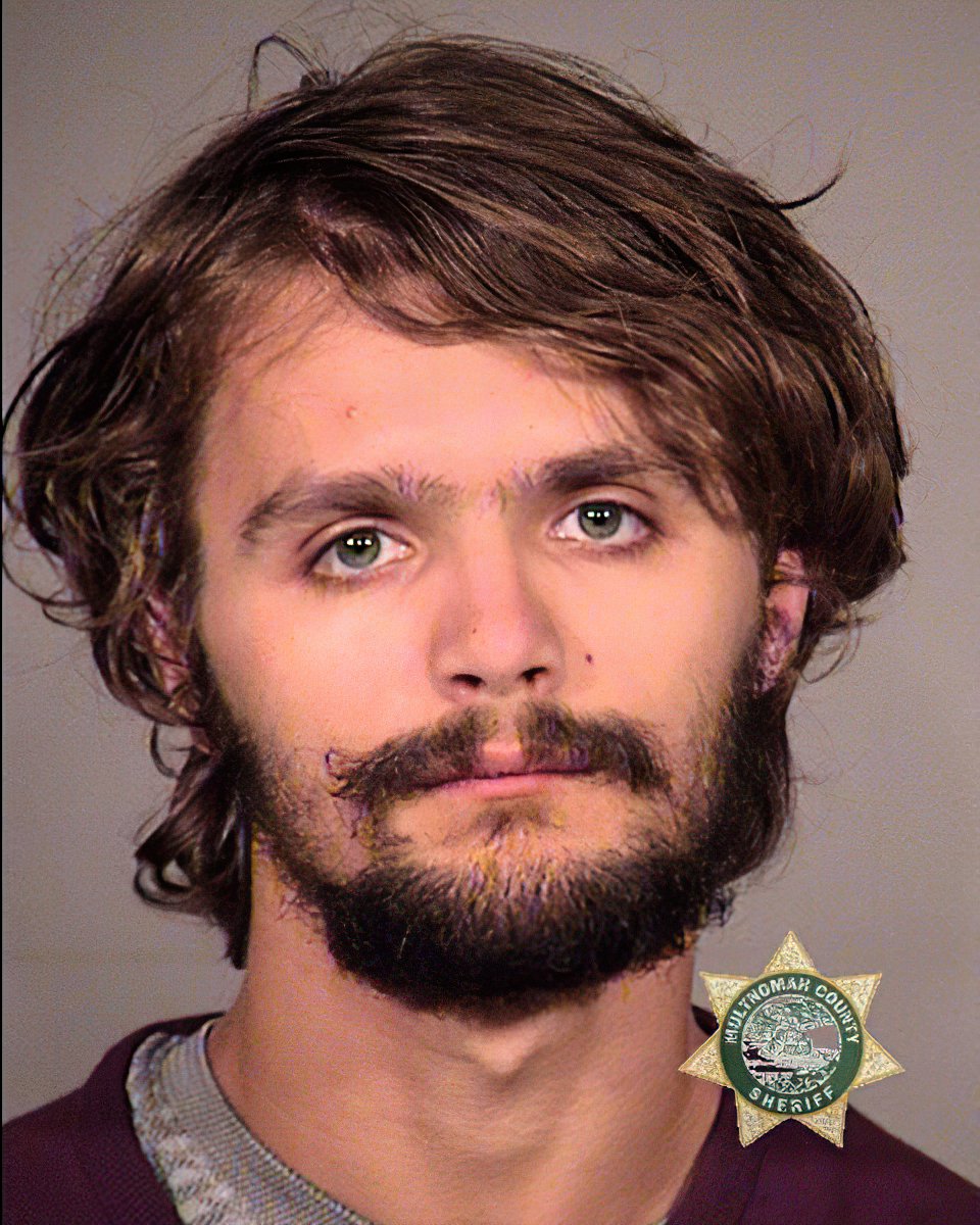 Charles Kraebel, 23, of Coos Bay, Ore., was arrested & charged at the  #antifa riot in Portland. He was quickly released without bail. Coos Bay is about four hours south from Portland.  #PortlandMugshots  #PortlandRiots  http://archive.vn/Gp8cr 