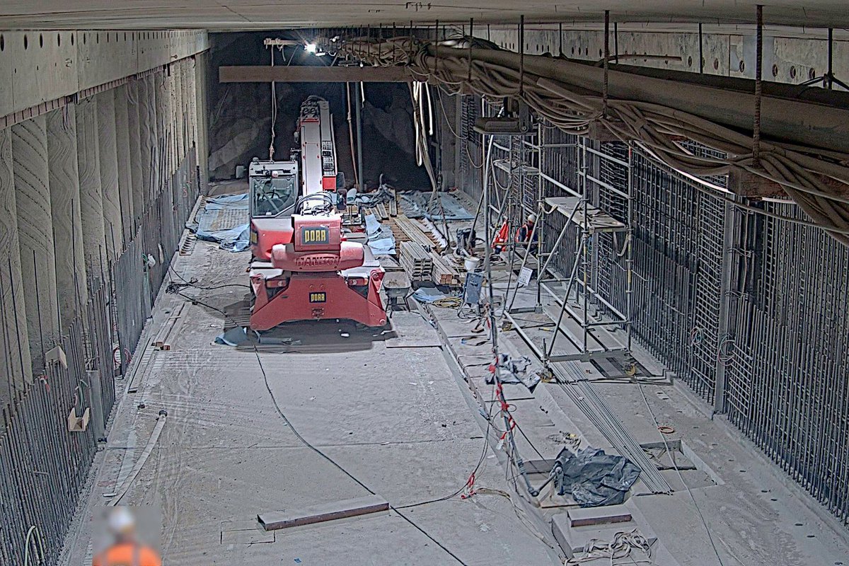 Tunnel-Webcam ab heute online
Ab heute könnt ihr die Arbeiten in der Tunnelröhre Süd der Großbaustelle EÜ ERA am #Magdeburg Hbf unter tunnel.magdeburg.de mitverfolgen. #tunnel #eüera