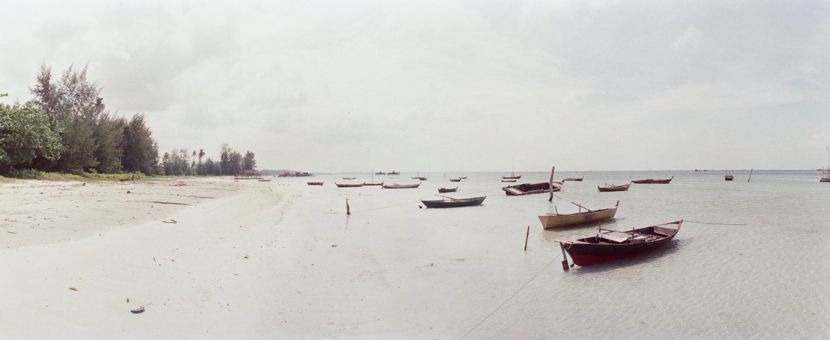 My latest 35mm shot with Horizon Kompakt.
📍Bintan Island 2020
#35mm #shootingfilm #filmisnotdead #filmphotography #staybrokeshotfilm