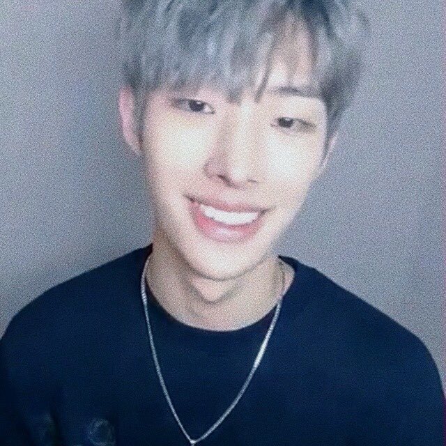 mingims's tweet image. his smile is the prettiest ever