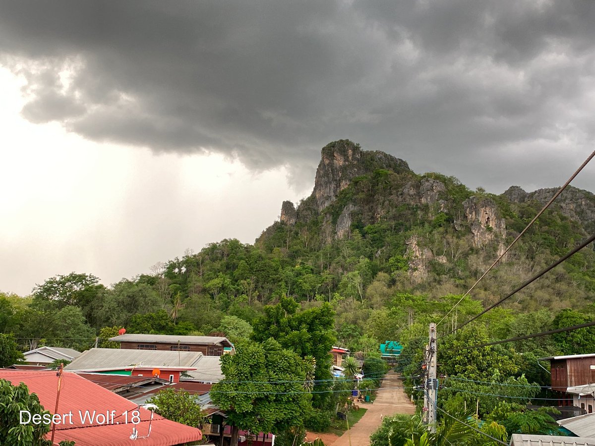 supasit_v's tweet photo. เราคิดถึงเขา แต่เขาไม่เคยคิดถึงเรา #แค่คนในห้องแชท https://t.co/n5ZjGczu0w