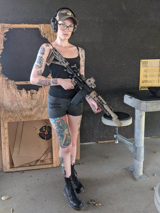 Pew pew https://t.co/hgbSHLsezI