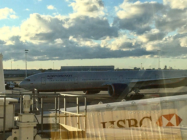 RusConsulateDC's tweet image. #Антонов: Сегодня из США в Россию возвращаются 411 человек, среди них 11 младенцев. Самолет вылетел из нью-йоркского аэропорта им.Дж.Кеннеди. Завтра наши соотечественники окажутся дома. Желаем им счастливого пути и мягкой посадки.
➡️facebook.com/RusEmbUSA/post…