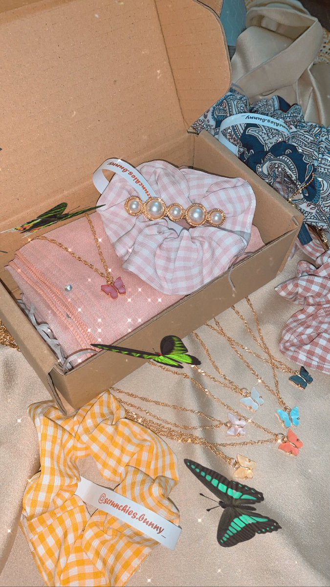 MERDEKA SALE Cute Suprise Box for only RM19 -Bawal Scarf Diamond-Scrunchie -Mariposa Necklace  #SupportLocal  #supportsmallbusiness dm or whatsapps me 