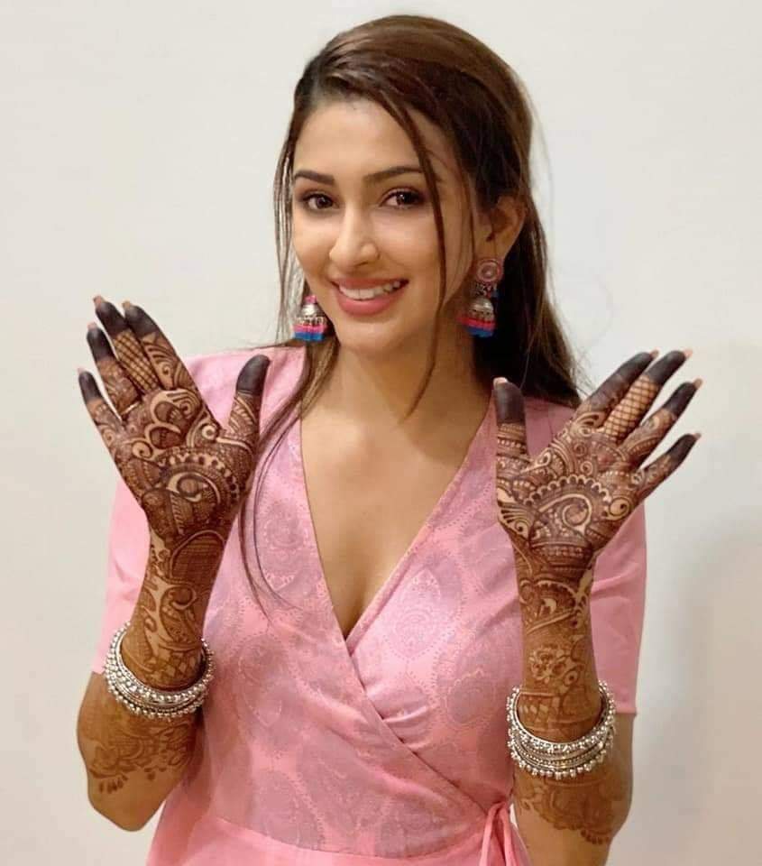 EgKMgafUYAkADgi?format=jpg&name=medium