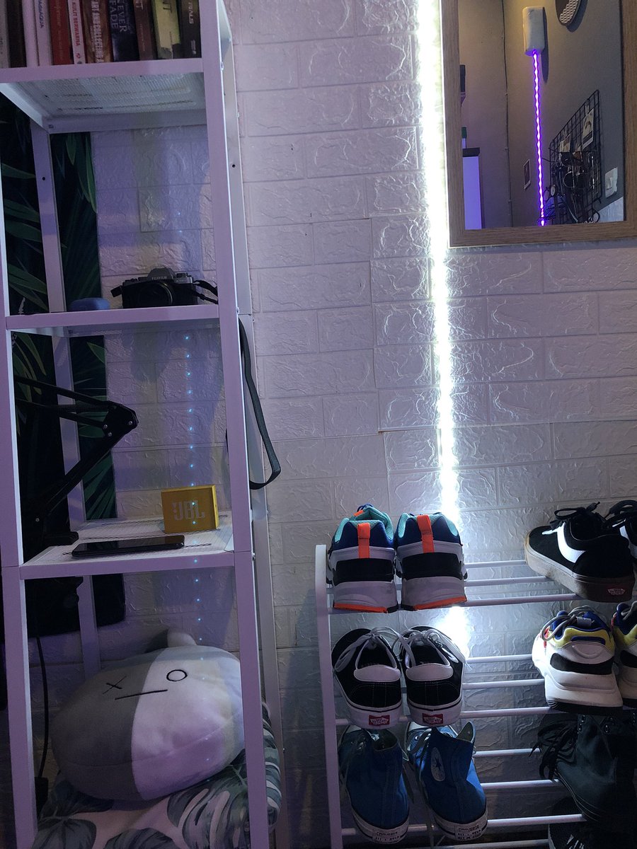 Thread✨✨✨

Dekorasi kamar 3,25x2,9m